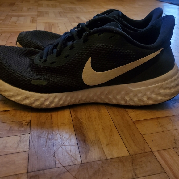 nike revolution 5 (size 8.5 US) - Picture 2 of 4